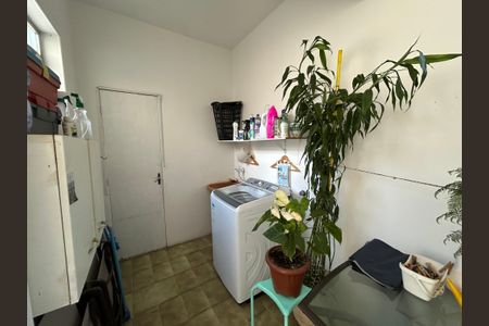 Casa à venda com 320m², 6 quartos e 3 vagasÁrea de Serviço