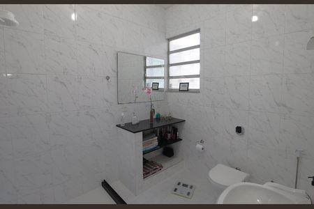 Casa à venda com 320m², 6 quartos e 3 vagasBanheiro