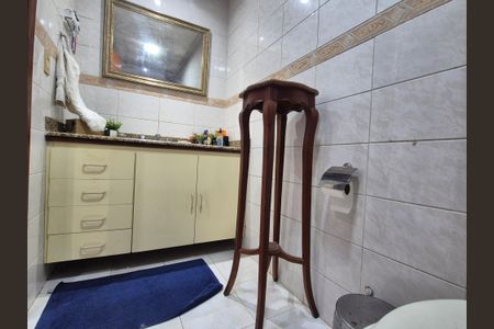 Apartamento à venda com 257m², 3 quartos e 3 vagas Apartamento à venda com 257m², 3 quartos e 3 vagasBanheiro social