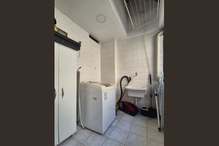 Apartamento à venda com 257m², 3 quartos e 3 vagas Apartamento à venda com 257m², 3 quartos e 3 vagasÁrea de Serviço