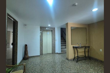 Apartamento à venda com 257m², 3 quartos e 3 vagas Apartamento à venda com 257m², 3 quartos e 3 vagasHall de Entrada