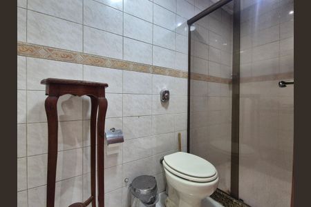Apartamento à venda com 257m², 3 quartos e 3 vagas Apartamento à venda com 257m², 3 quartos e 3 vagasBanheiro social