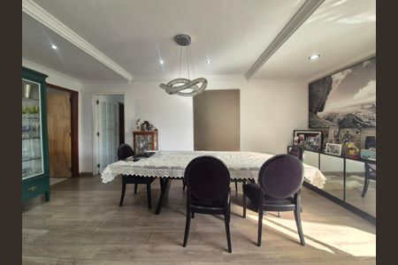 Apartamento à venda com 257m², 3 quartos e 3 vagas Apartamento à venda com 257m², 3 quartos e 3 vagasSala