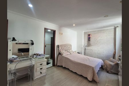 Apartamento à venda com 257m², 3 quartos e 3 vagas Apartamento à venda com 257m², 3 quartos e 3 vagasSuite