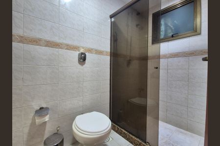 Apartamento à venda com 257m², 3 quartos e 3 vagas Apartamento à venda com 257m², 3 quartos e 3 vagasBanheiro da Suíte