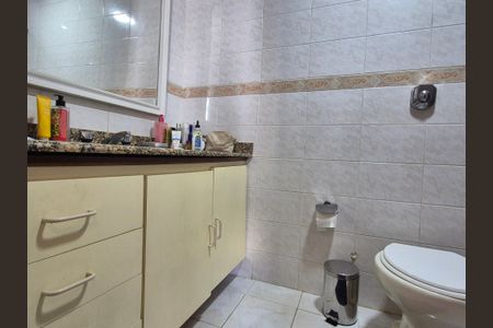 Apartamento à venda com 257m², 3 quartos e 3 vagas Apartamento à venda com 257m², 3 quartos e 3 vagasBanheiro da Suíte