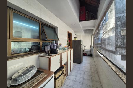 Apartamento à venda com 257m², 3 quartos e 3 vagas Apartamento à venda com 257m², 3 quartos e 3 vagasÁrea de Serviço