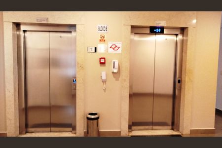 Apartamento à venda com 65m², 2 quartos e 2 vagas Apartamento à venda com 65m², 2 quartos e 2 vagasElevadores