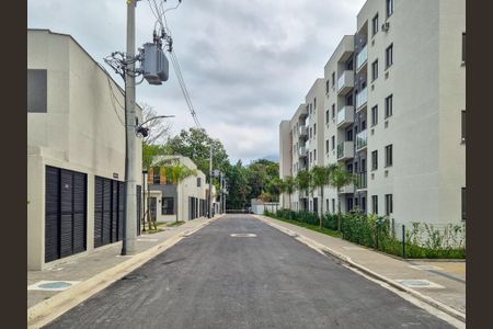 Casa de condomínio à venda com 60m², 2 quartos e 1 vaga Casa de condomínio à venda com 60m², 2 quartos e 1 vagaFachada