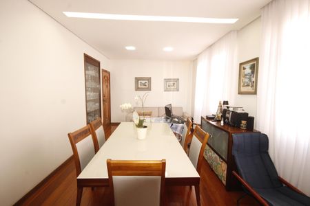 Apartamento à venda com 155m², 4 quartos e 2 vagasSala