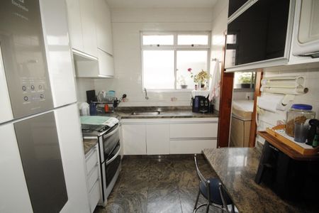 Apartamento à venda com 155m², 4 quartos e 2 vagasCozinha