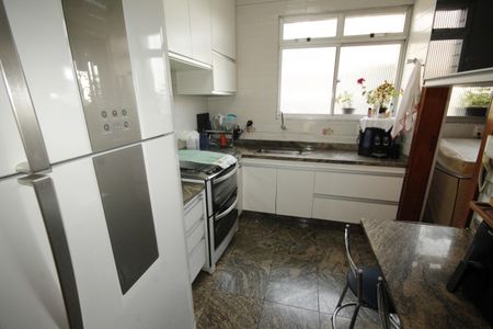 Apartamento à venda com 155m², 4 quartos e 2 vagasCozinha