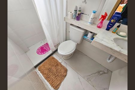 Casa à venda com 100m², 3 quartos e 2 vagas Casa à venda com 100m², 3 quartos e 2 vagasBanheiro