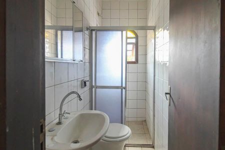 Casa à venda com 110m², 2 quartos e 1 vaga Casa à venda com 110m², 2 quartos e 1 vagaBanheiro