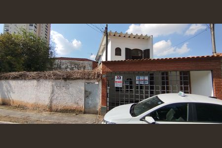 Casa à venda com 110m², 2 quartos e 1 vaga Casa à venda com 110m², 2 quartos e 1 vagaFachada