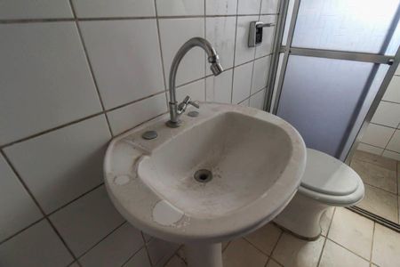 Casa à venda com 110m², 2 quartos e 1 vaga Casa à venda com 110m², 2 quartos e 1 vagaBanheiro