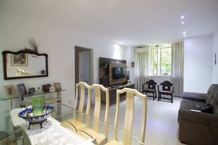 Apartamento à venda com 117m², 4 quartos e 1 vaga Apartamento à venda com 117m², 4 quartos e 1 vagaSala
