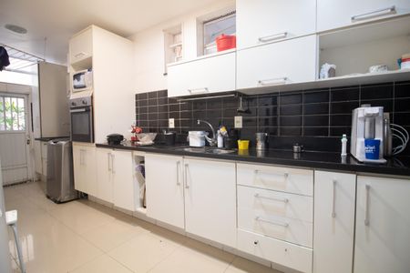 Apartamento à venda com 117m², 4 quartos e 1 vaga Apartamento à venda com 117m², 4 quartos e 1 vagaCozinha/Área de serviço