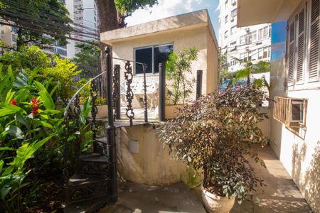 Apartamento à venda com 117m², 4 quartos e 1 vaga Apartamento à venda com 117m², 4 quartos e 1 vagaFachada e Portaria
