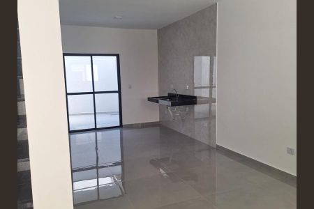 Casa à venda com 106m², 3 quartos e 2 vagas Casa à venda com 106m², 3 quartos e 2 vagasFoto 02
