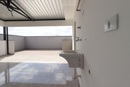 Apartamento à venda com 124m², 2 quartos e 1 vagaÁrea de Serviço