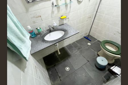 Casa à venda com 200m², 5 quartos e 2 vagasBanheiro da Suíte