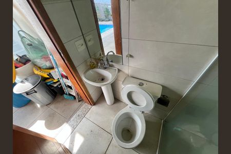 Casa à venda com 200m², 5 quartos e 2 vagasBanheiro de Serviço