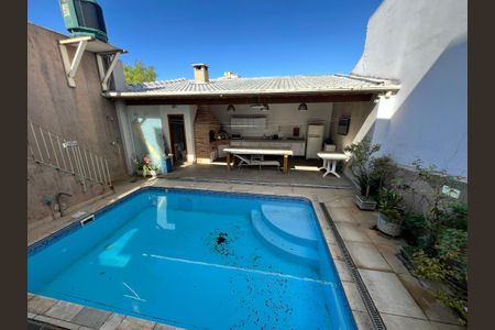 Casa à venda com 200m², 5 quartos e 2 vagasPiscina