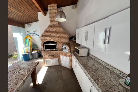 Casa à venda com 200m², 5 quartos e 2 vagasChurrasqueira