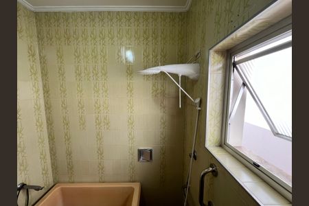 Casa à venda com 200m², 5 quartos e 2 vagasBanheiro 1