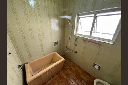 Casa à venda com 200m², 5 quartos e 2 vagasBanheiro 1