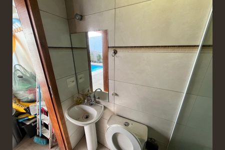 Casa à venda com 200m², 5 quartos e 2 vagasBanheiro de Serviço