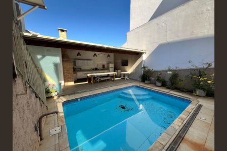Casa à venda com 200m², 5 quartos e 2 vagasPiscina