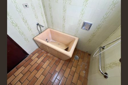 Casa à venda com 200m², 5 quartos e 2 vagasBanheiro 1