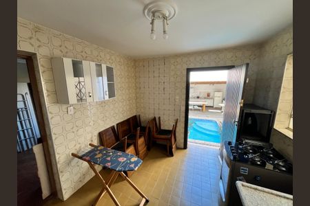 Casa à venda com 200m², 5 quartos e 2 vagasCozinha 2