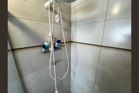 Casa à venda com 200m², 5 quartos e 2 vagasBanheiro de Serviço
