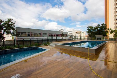 Apartamento à venda com 68m², 2 quartos e 1 vagaÁrea comum - Piscina