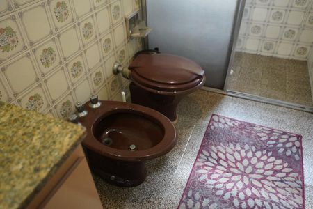 Casa à venda com 516m², 6 quartos e 9 vagasBanheiro