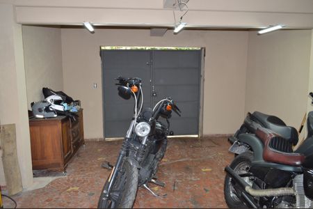 Casa à venda com 220m², 3 quartos e 2 vagasGaragem dos Fundos