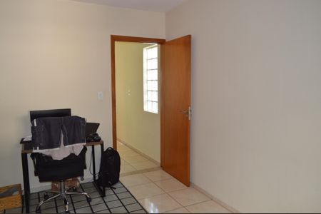 Casa à venda com 220m², 3 quartos e 2 vagasQuarto 2