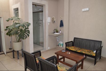 Casa à venda com 220m², 3 quartos e 2 vagasÁrea de Serviço