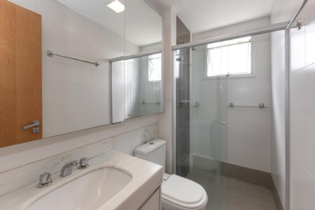 Apartamento à venda com 103m², 3 quartos e 2 vagas Apartamento à venda com 103m², 3 quartos e 2 vagasBanheiro da Suíte 1