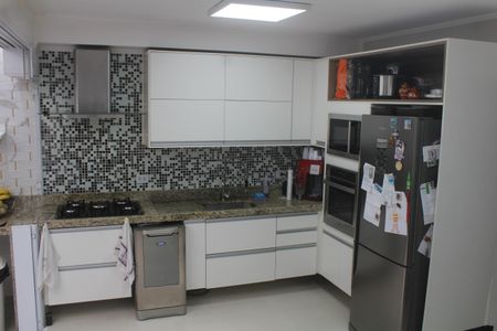 Casa de condomínio à venda com 200m², 3 quartos e 4 vagasCozinha 
