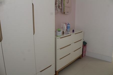 Casa de condomínio à venda com 200m², 3 quartos e 4 vagasSuíte 2