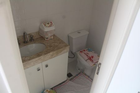 Casa de condomínio à venda com 200m², 3 quartos e 4 vagasBanheiro Suíte 2