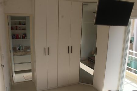 Casa de condomínio à venda com 200m², 3 quartos e 4 vagasSuíte 3