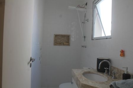 Casa de condomínio à venda com 200m², 3 quartos e 4 vagasBanheiro Suíte 1