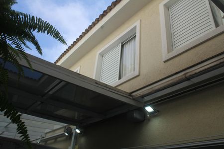 Casa de condomínio à venda com 200m², 3 quartos e 4 vagasÁrea de Serviço - Vista