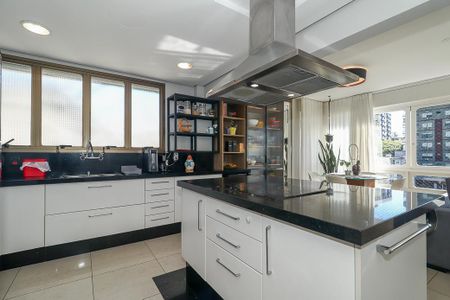 Apartamento para alugar com 210m², 4 quartos e 2 vagasCozinha