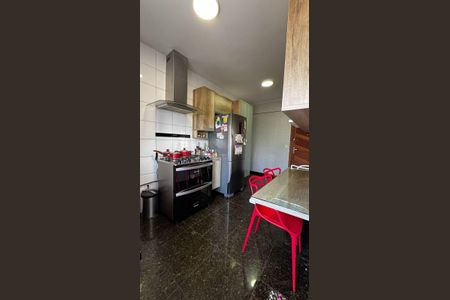Apartamento à venda com 160m², 4 quartos e 2 vagas Apartamento à venda com 160m², 4 quartos e 2 vagasCozinha